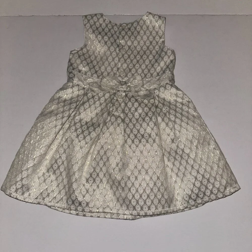 Girls Carter's Size 18M Ivory Metallic Gold Sleeveless Dress with back bow 18 Mo